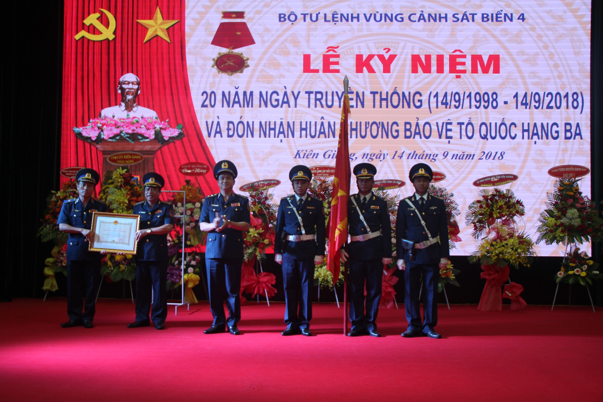 V&ugrave;ng Cảnh s&aacute;t biển 4 ăn Tết kh&ocirc;ng qu&ecirc;n nhiệm vụ - Ảnh 1.