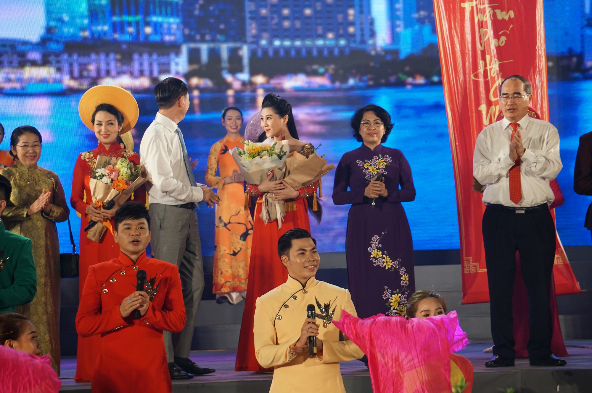 TP HCM: Hàng ngàn người dân nô nức xem sân khấu hóa chiến thắng Đống Đa
