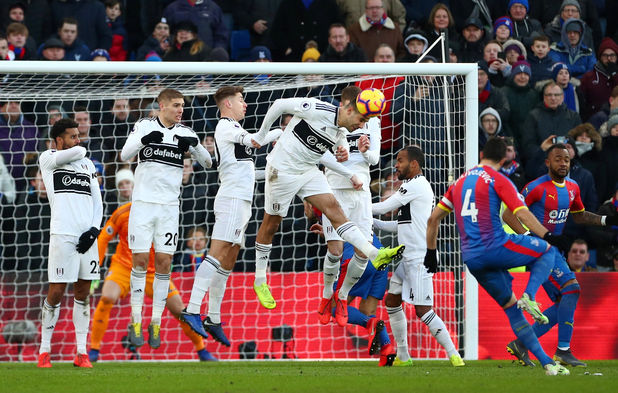 V&ograve;ng 26 NHA: Man United quyết đ&egrave; Fulham, chen ch&acirc;n Top 4 - Ảnh 4.