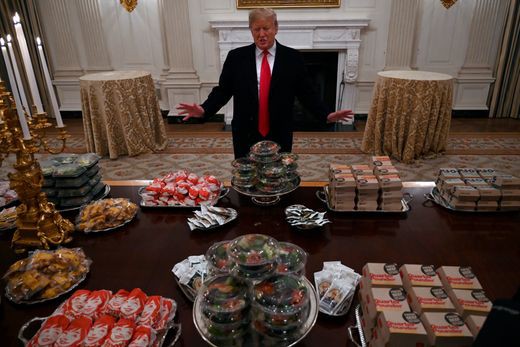 Tổng thống Donald Trump mê thức ăn nhanh và ít tập thể dục