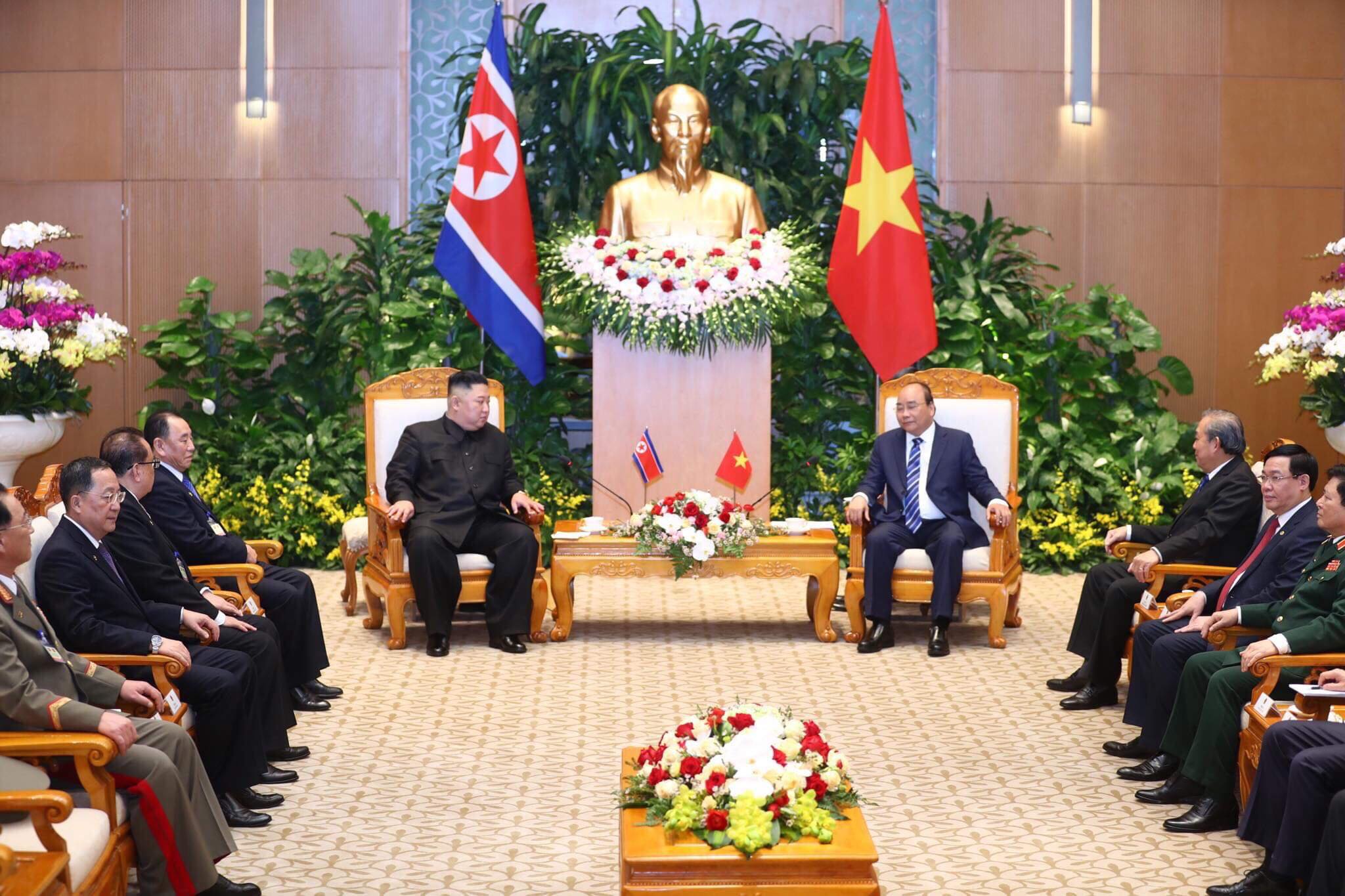 Cận cảnh Thủ tướng Nguyễn Xu&acirc;n Ph&uacute;c tiếp Chủ tịch Kim Jong-un - Ảnh 10.