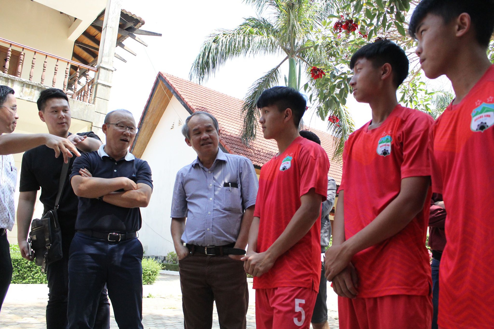 HLV Park Hang-seo thăm Học viện HAGL: Mơ World Cup thì đừng sợ Thái Lan