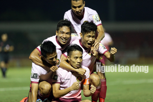 Ngọc Duy lập công giúp Sài Gòn FC lội dòng nước ngược thắng 2-1 trước Sanna Khánh Hoà BVN - Ảnh 2.