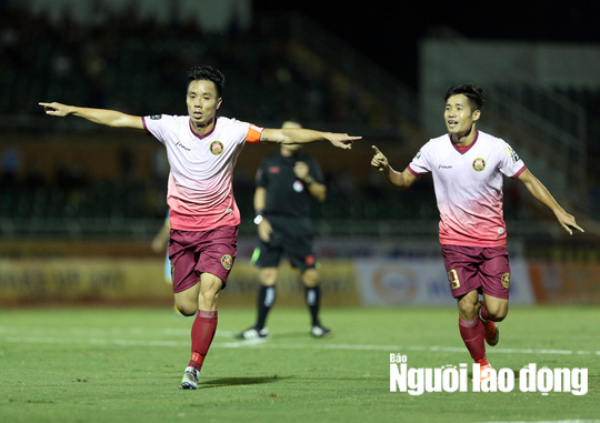 Ngọc Duy lập công giúp Sài Gòn FC lội dòng nước ngược thắng 2-1 trước Sanna Khánh Hoà BVN - Ảnh 1.