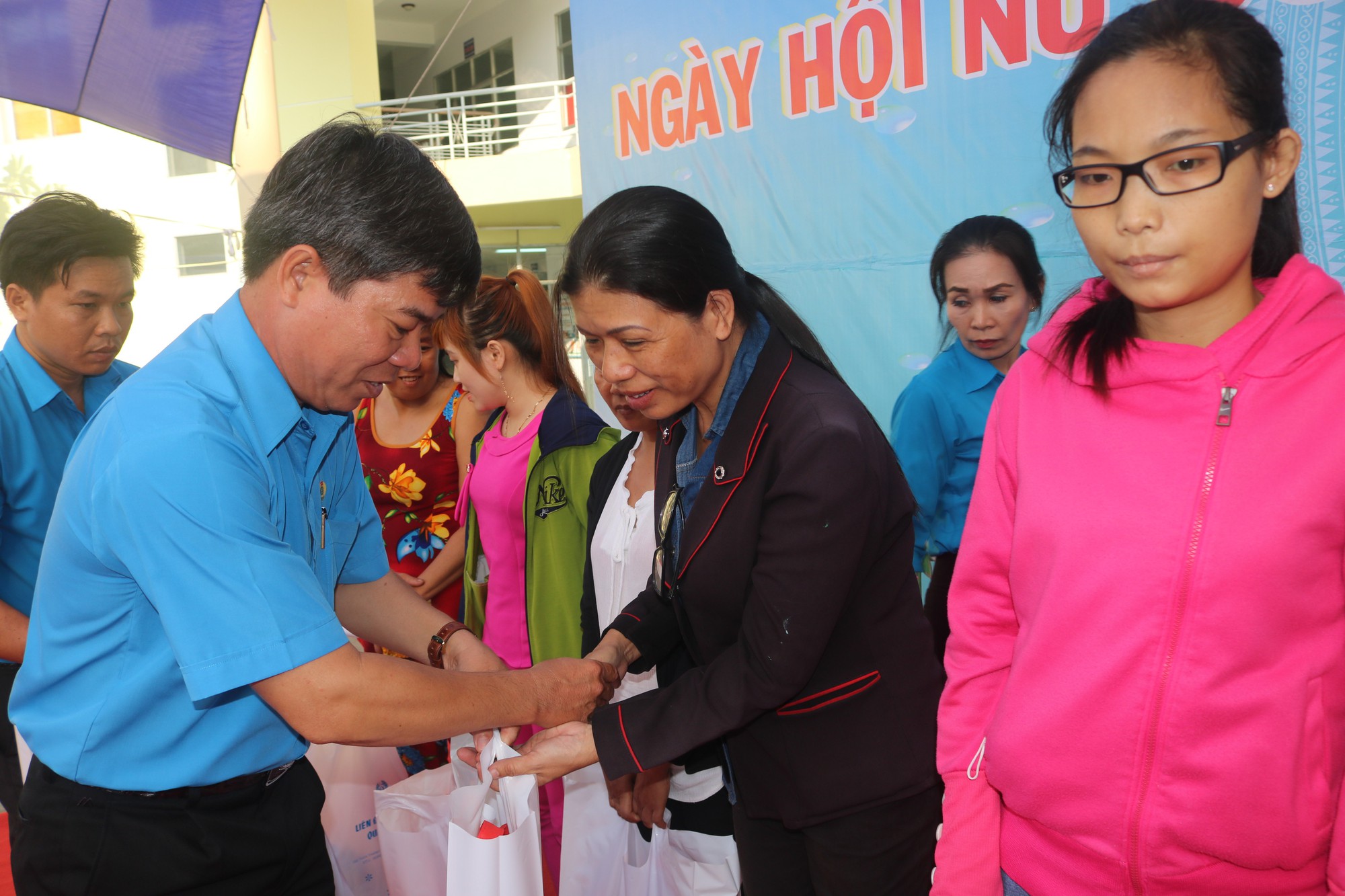 Tưng bừng ng&agrave;y hội nữ CNVC-LĐ - Ảnh 6.