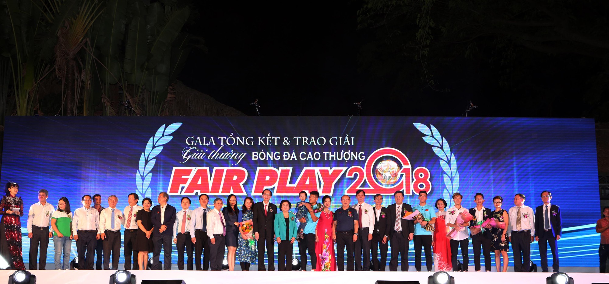 Nhiều tuyển thủ Việt Nam gi&agrave;nh giải thưởng Fair-Play 2018 - Ảnh 7.