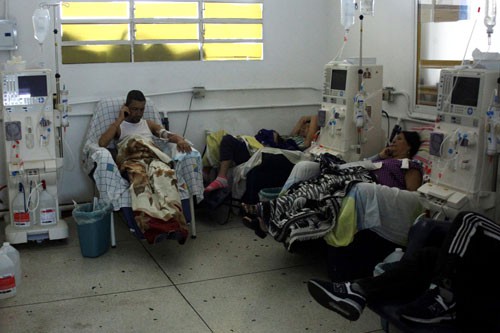 Mỹ rút toàn bộ nhân viên ngoại giao khỏi Venezuela