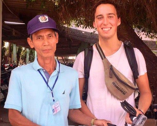 Nhặt t&agrave;i sản 50 triệu, nh&acirc;n vi&ecirc;n bảo vệ nhờ con đăng Facebook trả lại - Ảnh 1.