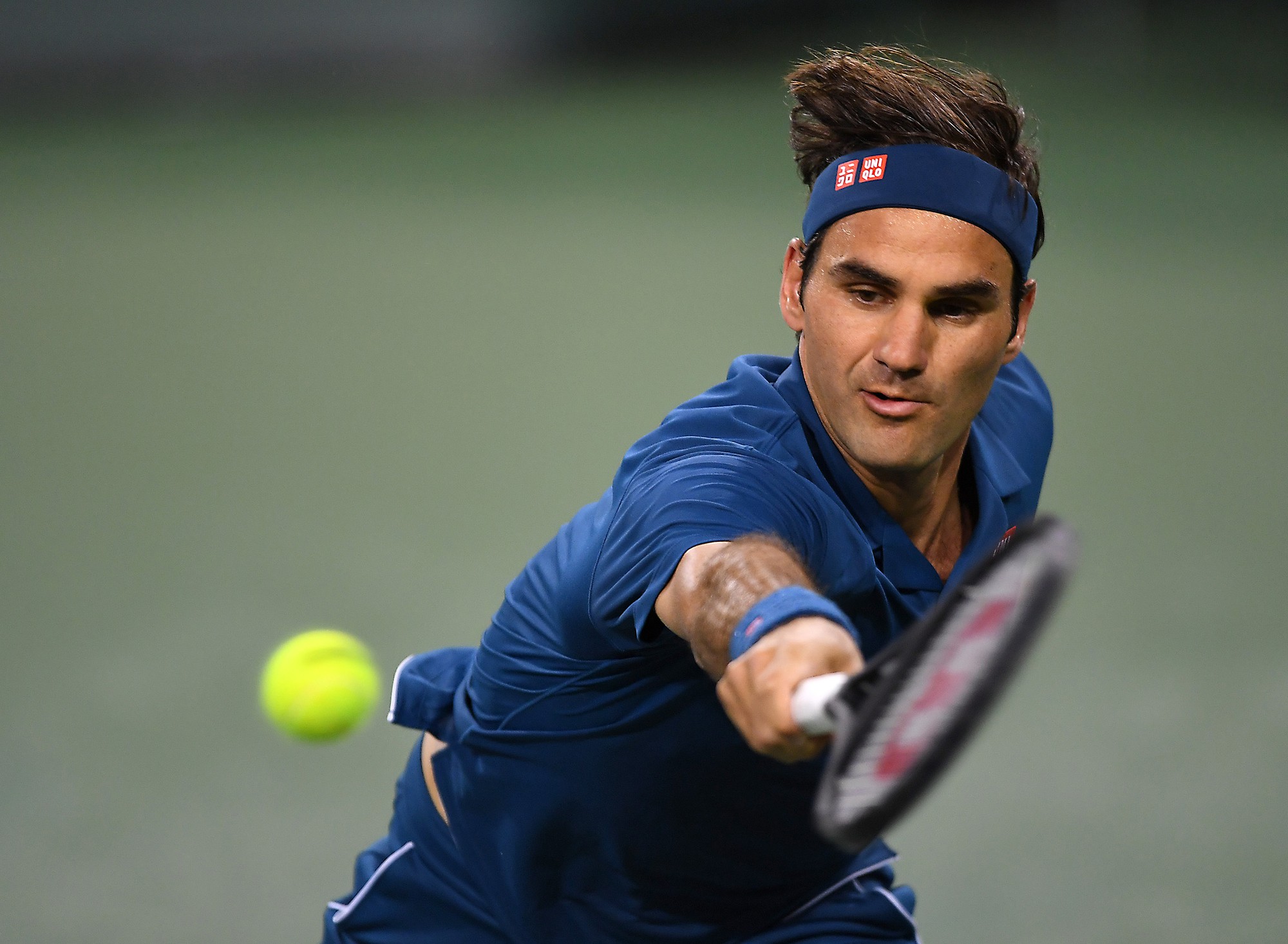 Federer bay cao ở Indian Wells, Djokovic bị loại đáng tiếc