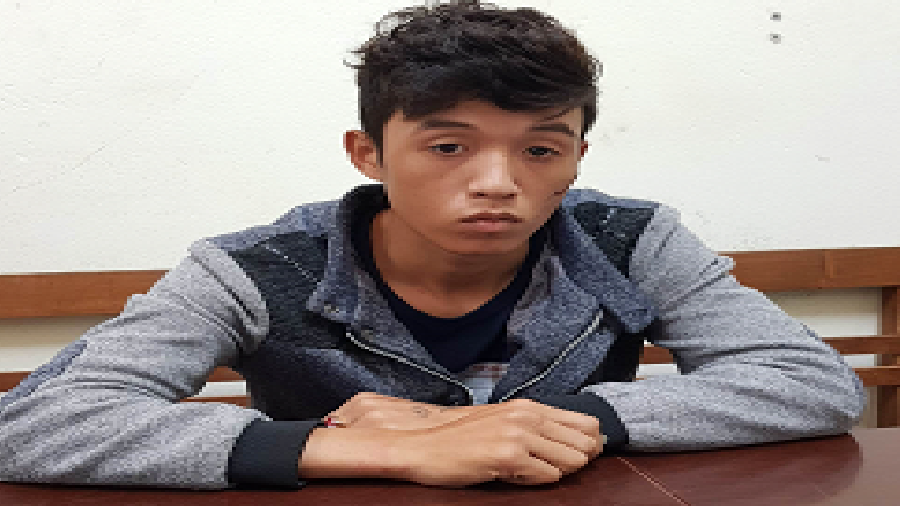 Bắt n&oacute;ng đối tượng giết người ở B&igrave;nh Dương đang định trốn sang Trung Quốc - Ảnh 1.
