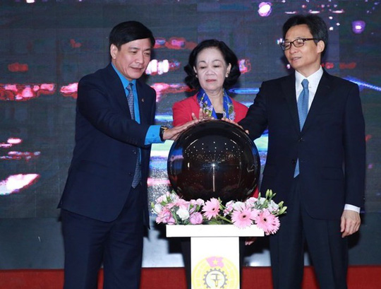 Tổng LĐLĐ Việt Nam ch&iacute;nh thức khai trương hệ thống tư vấn ph&aacute;p luật trực tuyến - Ảnh 1.