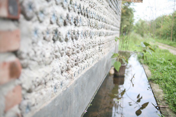 Một ng&ocirc;i nh&agrave; tuyệt đẹp x&acirc;y bằng 8.800 vỏ chai nhựa - Ảnh 3.