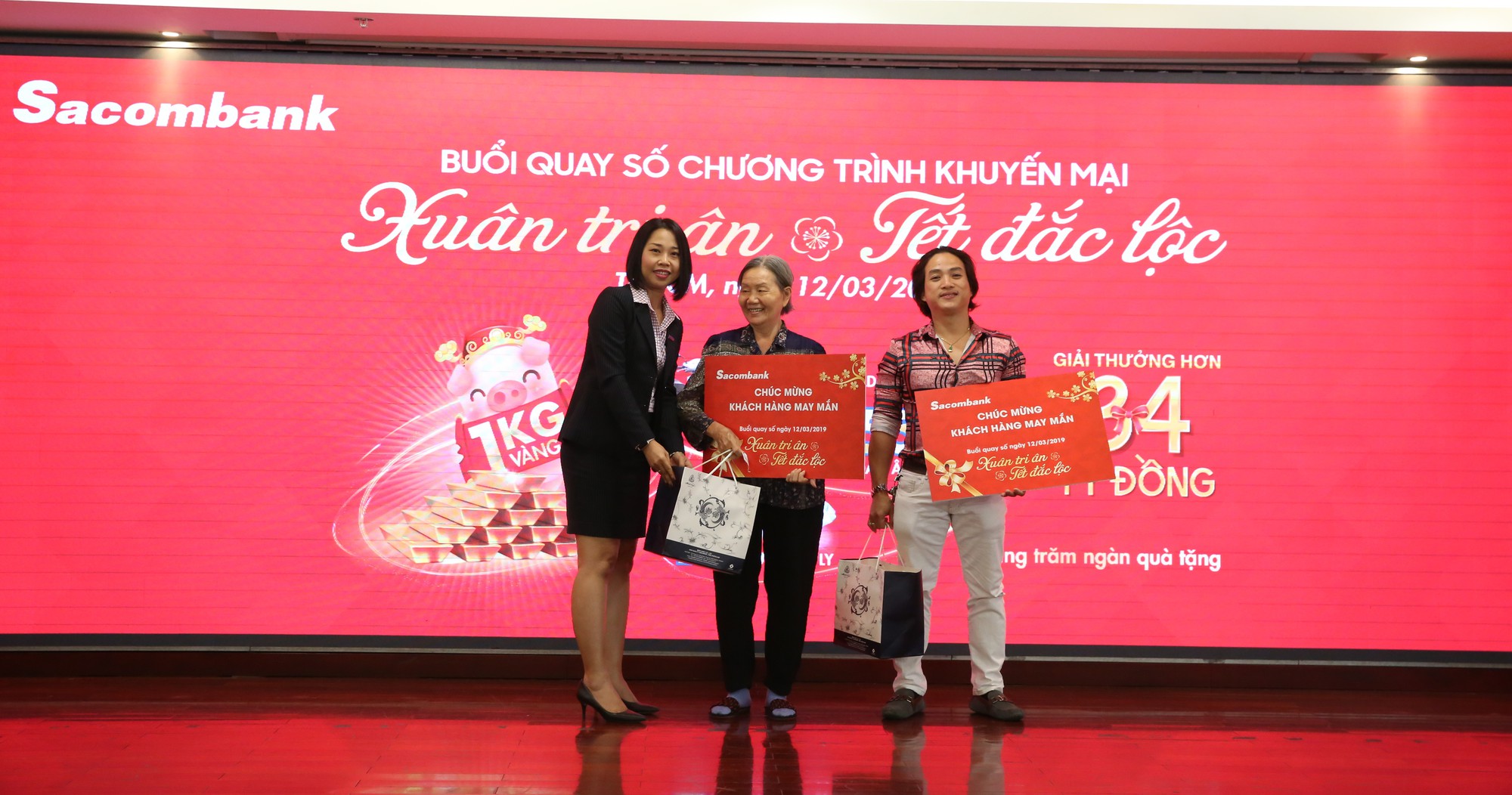 Giao dịch với ng&acirc;n h&agrave;ng, tr&uacute;ng 1 kg v&agrave;ng SJC - Ảnh 1.