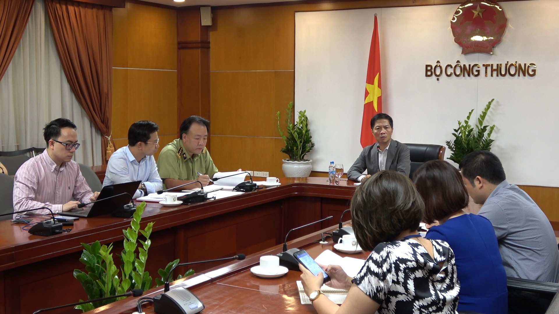 Bộ trưởng Trần Tuấn Anh triệu tập họp khẩn về dịch tả heo châu Phi
