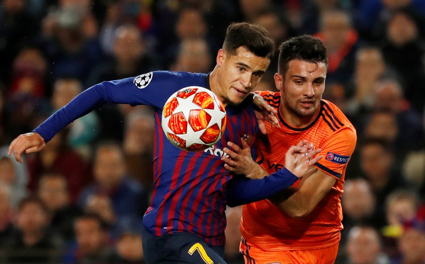 Ronaldo gọi, Messi trả lời với dấu giày trong 4 bàn của Barcelona - Ảnh 4.
