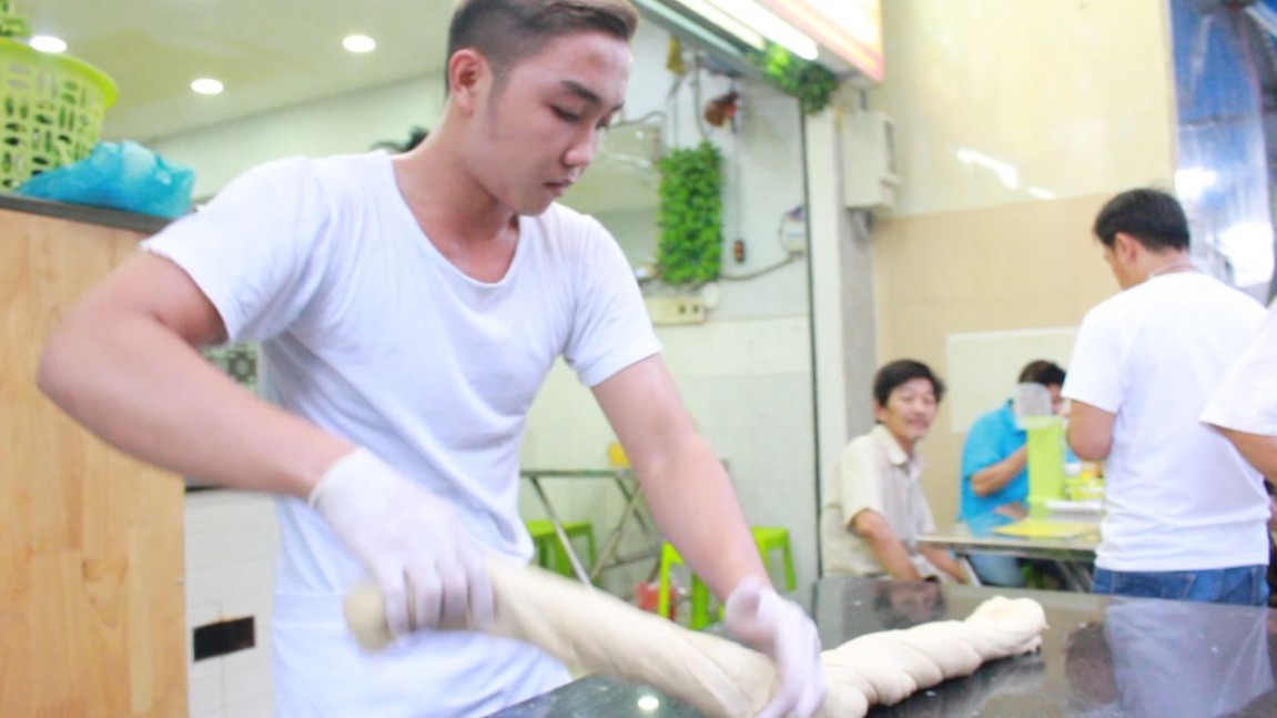 Quán mì kéo phong cách võ thuật Kungfu độc đáo ở TP HCM