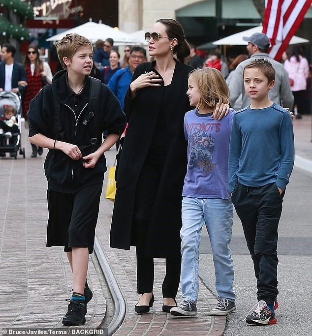 6 nh&oacute;c t&igrave; nh&agrave; Angelina Jolie c&agrave;ng lớn c&agrave;ng s&agrave;nh điệu - Ảnh 12.