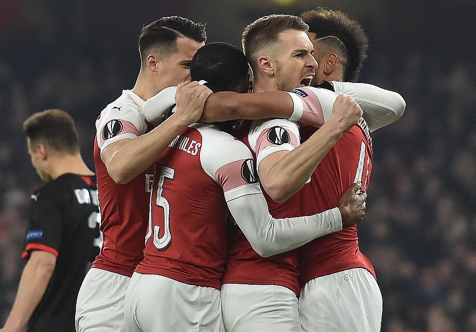 Chiến binh b&aacute;o đen tỏa s&aacute;ng, Arsenal ngược d&ograve;ng hạ Rennes - Ảnh 6.