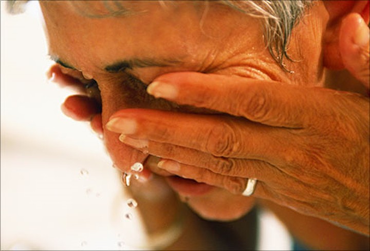 Mẹo duy trì làn da trẻ trung sau tuổi 50