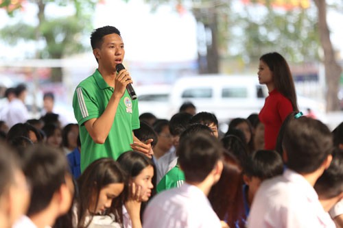 "ĐƯA TRƯỜNG HỌC ĐẾN THÍ SINH 2019" TẠI BÌNH ĐỊNH: Quan tâm ngành nghề thế mạnh địa phương