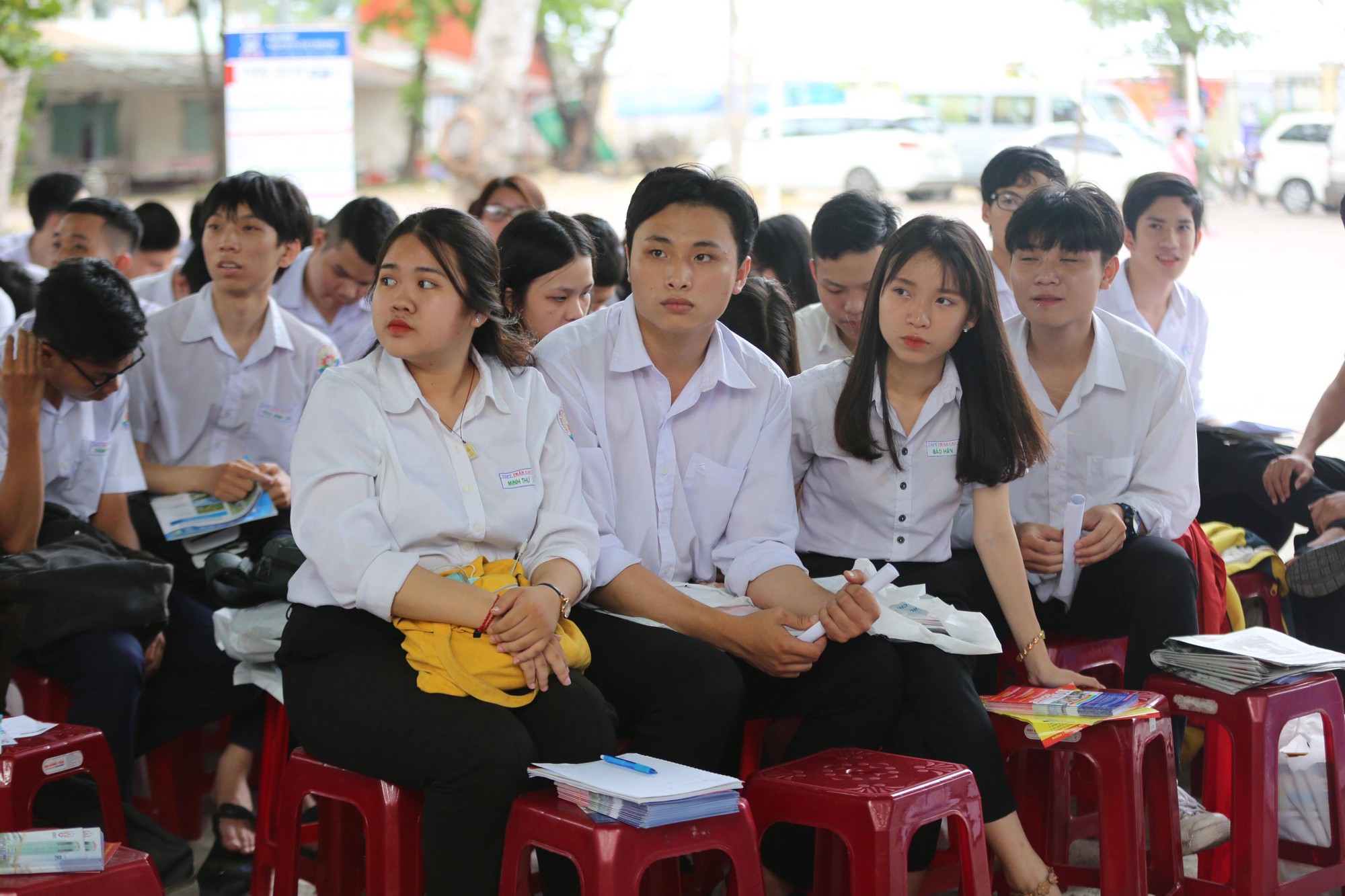 Đưa trường học đến th&iacute; sinh: Học ng&agrave;nh g&igrave; để kh&ocirc;ng thất nghiệp? - Ảnh 13.