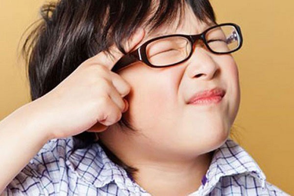 Cận thị nhẹ có cần đeo kính?
