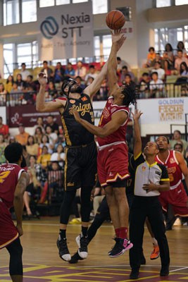 Saigon Heat phá "dớp" không thắng Singapore Slingers