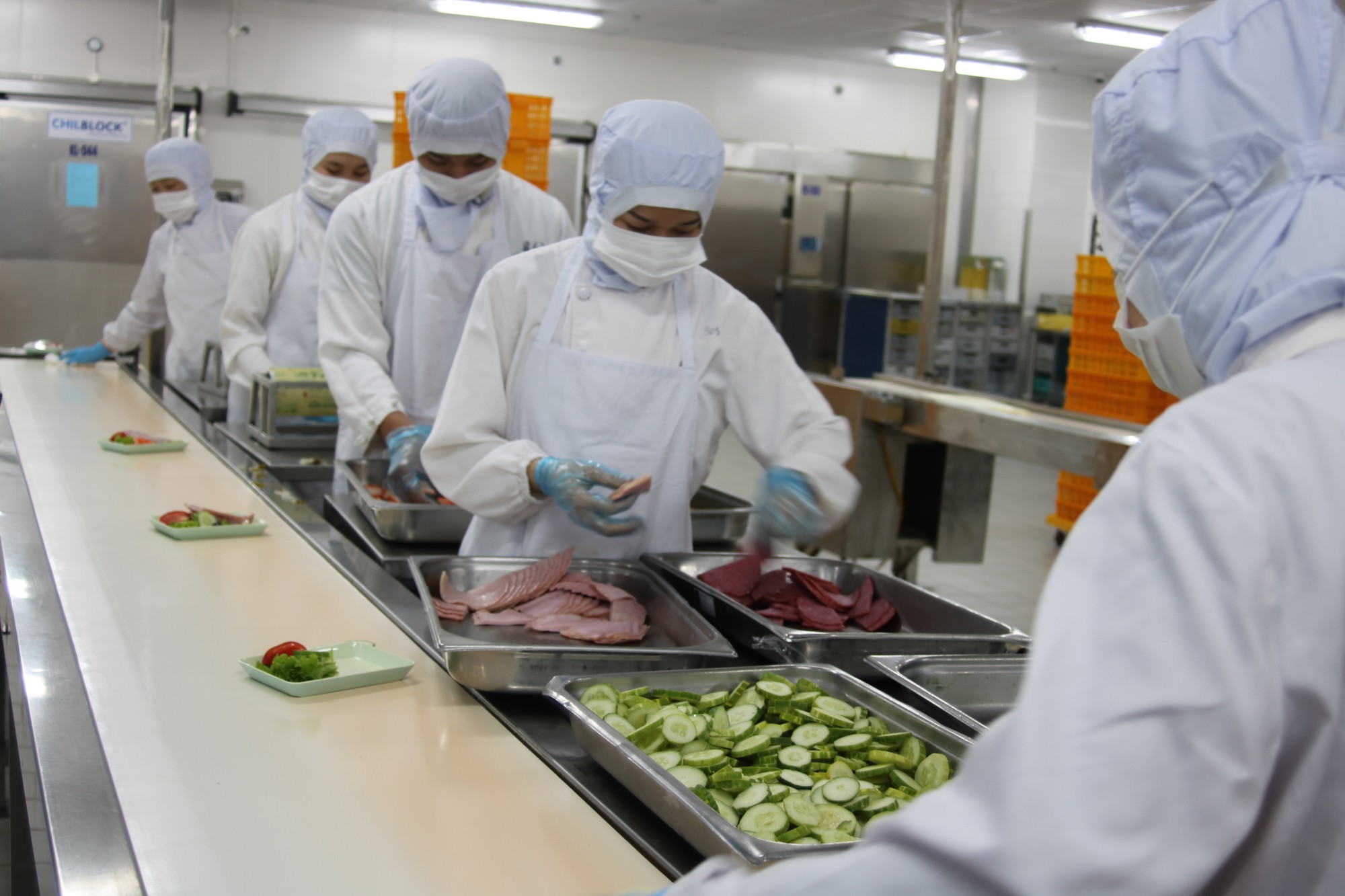 Khám phá bếp ăn đặc biệt làm 22.000 suất ăn/ngày cho các chuyến bay - Ảnh 9.