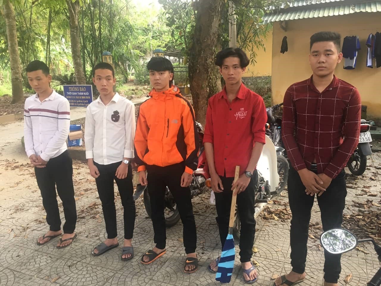 Vụ cầm hung khí chặn xe tải trong hầm đường bộ: Do rượu kích động!