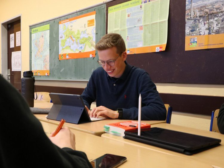 Nils Reichardt: 17 tuổi đã điều hành startup riêng - Ảnh 6.