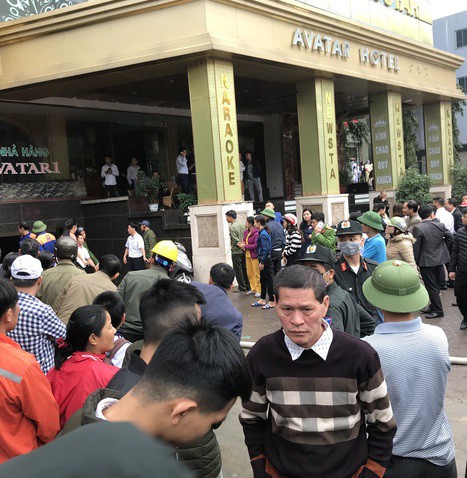 Ch&aacute;y tổ hợp kh&aacute;ch sạn, nh&agrave; h&agrave;ng v&agrave; qu&aacute;n bar s&aacute;t bệnh viện: Ph&aacute;t hiện 1 phụ nữ  tử vong - Ảnh 2.