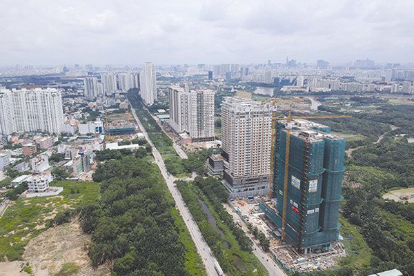 Băn khoăn chọn nơi r&oacute;t vốn tr&ecirc;n thị trường nh&agrave; đất - Ảnh 1.