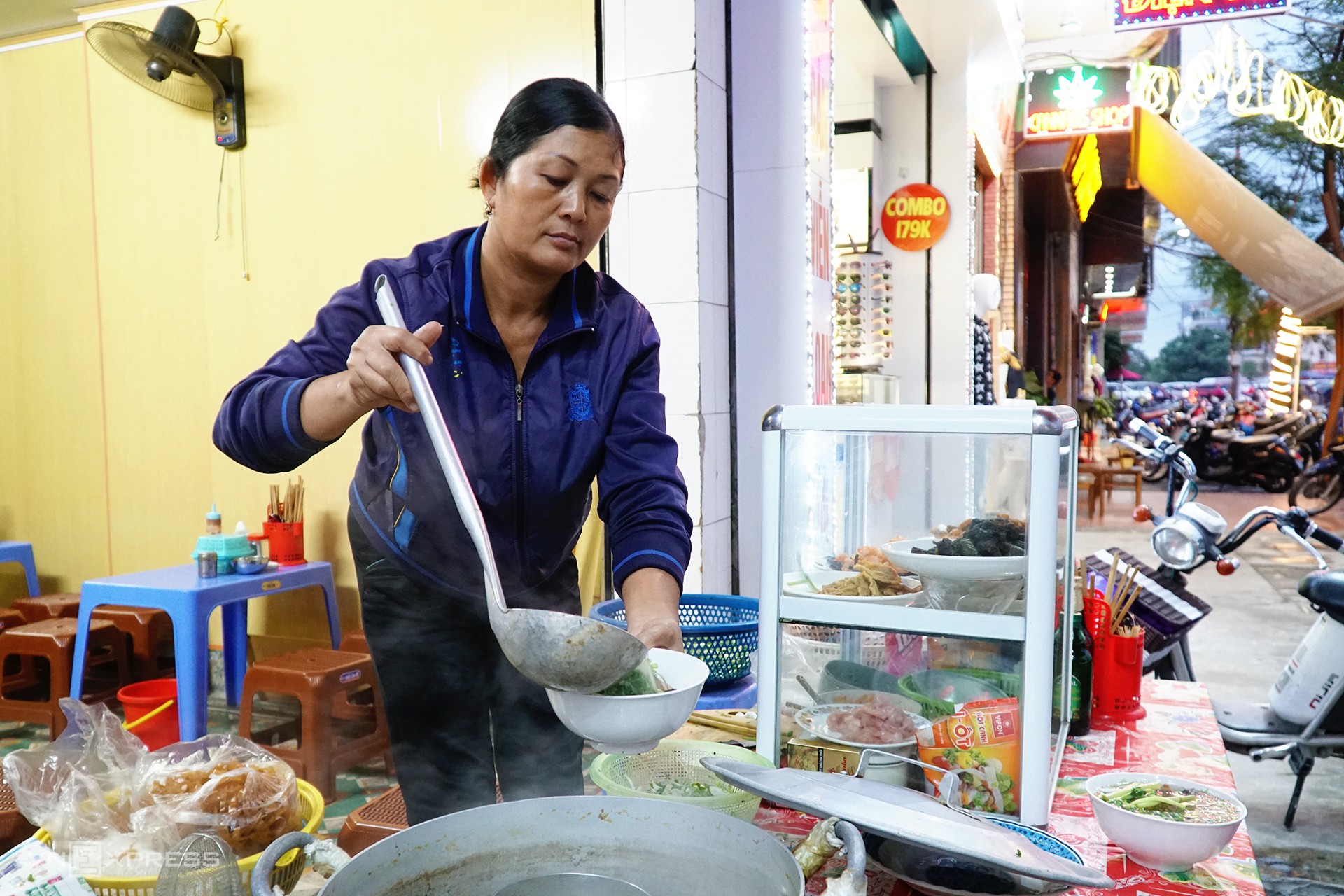 Gợi ý lịch trình ăn uống trong 12 giờ ở Hải Phòng - Ảnh 13.