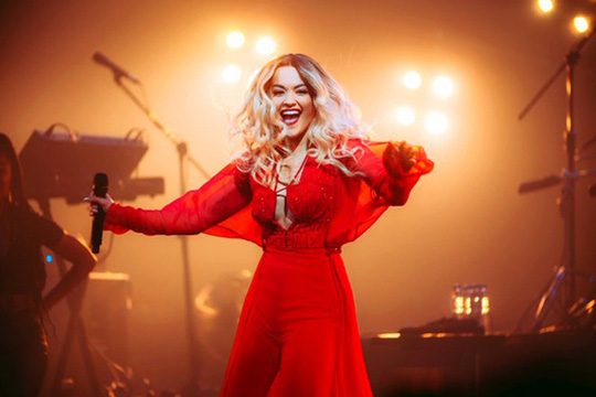 Rita Ora chọn trang phục Việt Nam cho tour diễn Phoenix - Ảnh 7.
