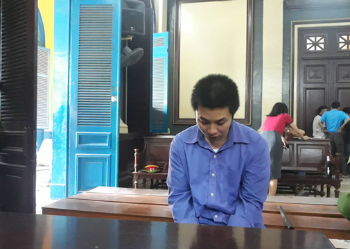 Chiếc máy tính bảng "tố" vợ và người lạ, chồng nổi cơn cuồng ghen