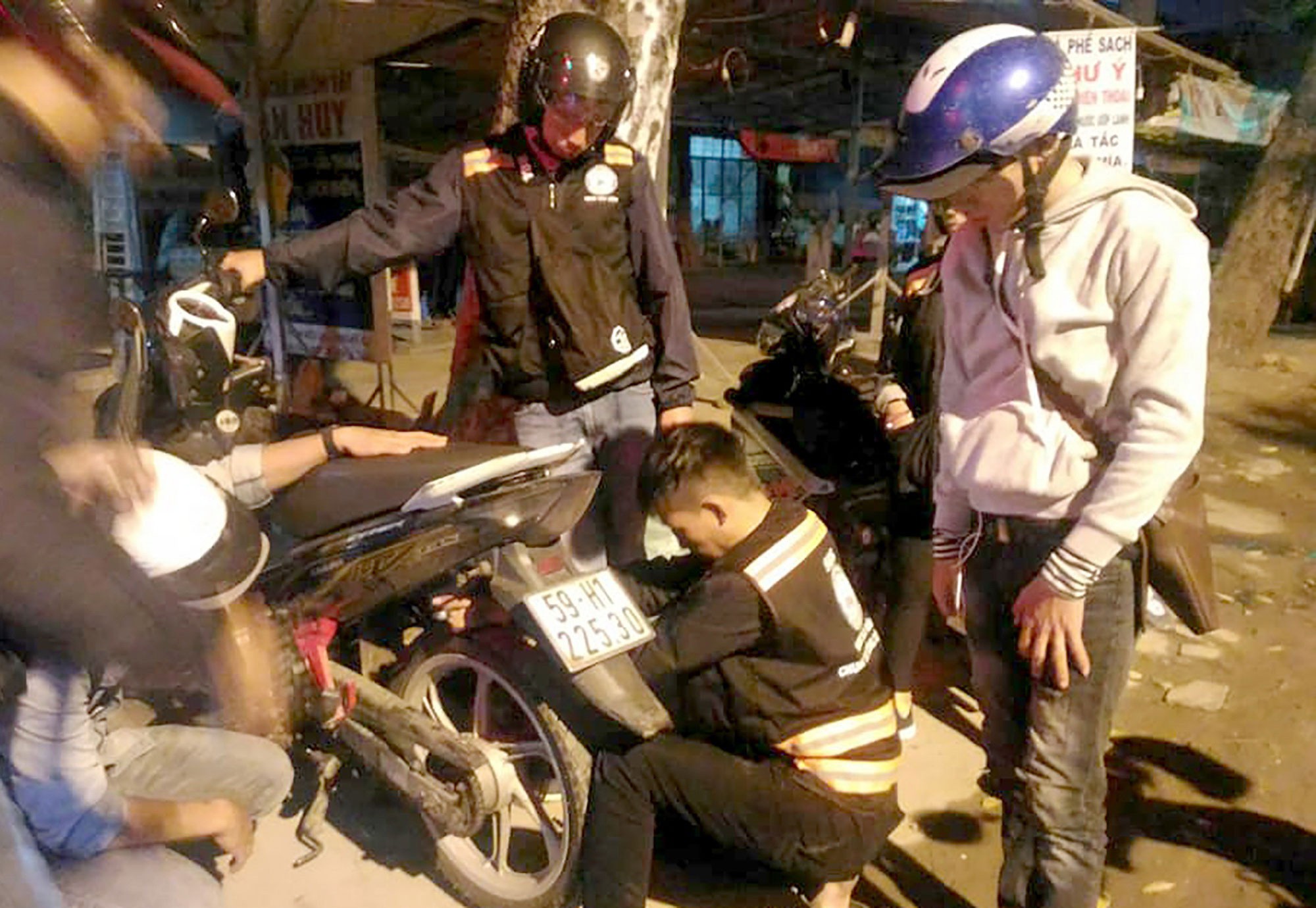 Chuyện lạ ở đội cứu hộ giao thông tình nguyện SOS Nam Sài Gòn