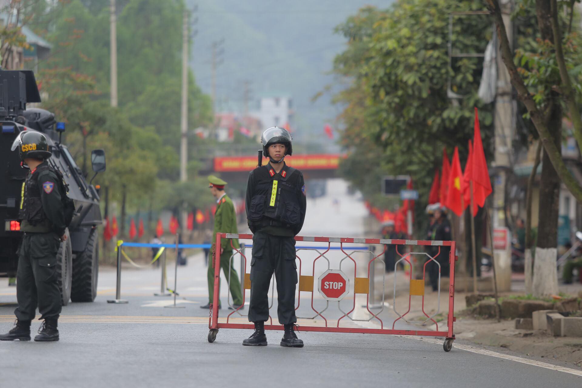 Cận cảnh dàn xe bọc thép tại ga Đồng Đăng trước giờ Chủ tịch Kim Jong-un rời Việt Nam - Ảnh 6.
