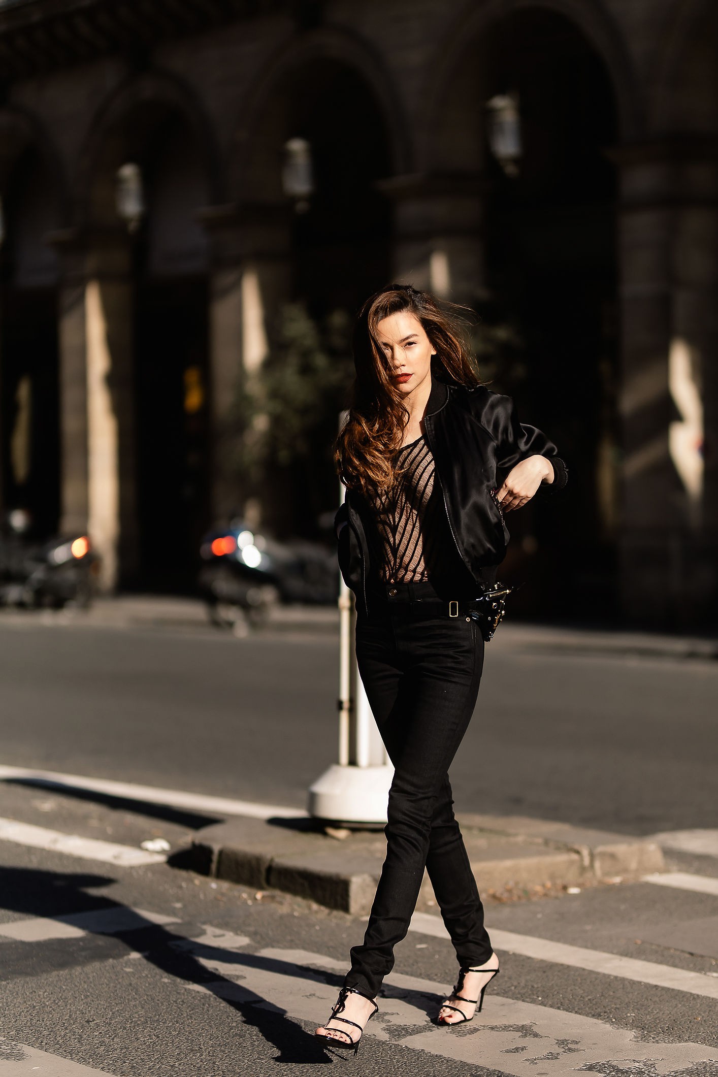 Hồ Ngọc H&agrave; gợi cảm giữa Paris fashion week - Ảnh 3.