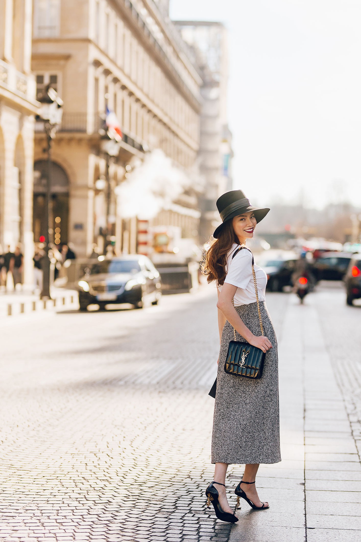 Hồ Ngọc H&agrave; gợi cảm giữa Paris fashion week - Ảnh 4.