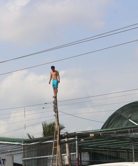 Kẻ "ngáo đá" chém  bé trai 9 tuổi lĩnh 17 năm tù