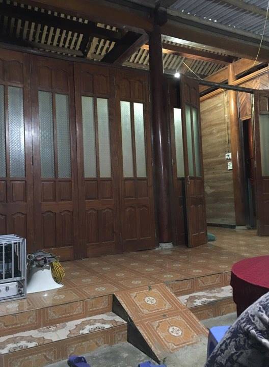 B&agrave;ng ho&agrave;ng ph&aacute;t hiện người th&acirc;n chết trong tư thế treo cổ sau vườn nh&agrave; - Ảnh 1.