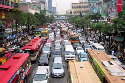 Nỗi &aacute;m ảnh mang t&ecirc;n xe hơi của người d&acirc;n v&agrave; du kh&aacute;ch đến Th&aacute;i Lan - Ảnh 13.