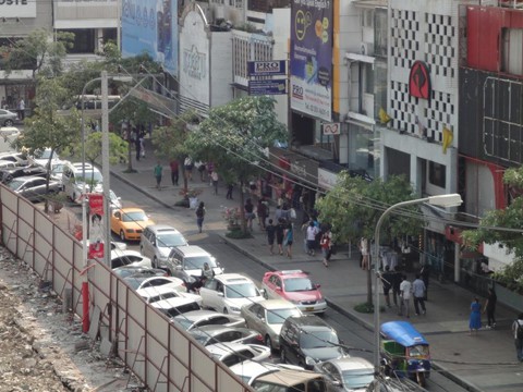 Nỗi &aacute;m ảnh mang t&ecirc;n xe hơi của người d&acirc;n v&agrave; du kh&aacute;ch đến Th&aacute;i Lan - Ảnh 3.