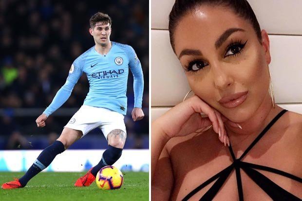 John Stones cặp kè gái một con sau khi chia tay người yêu