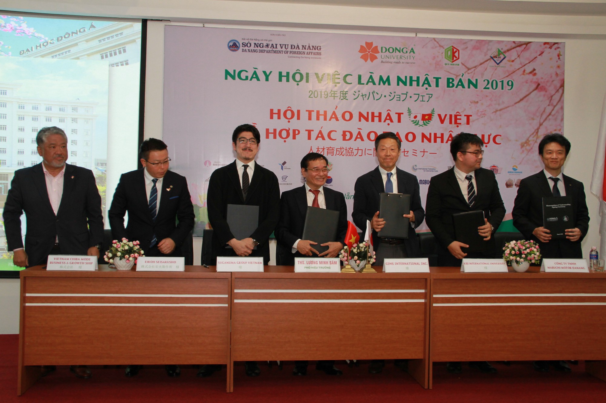 Ng&agrave;y hội việc l&agrave;m tại ĐH Đ&ocirc;ng &Aacute;: 198 sinh vi&ecirc;n được tiếp nhận l&agrave;m việc tại Nhật Bản - Ảnh 3.
