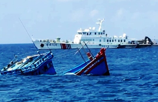 Trao công hàm phản đối tàu Trung Quốc đâm chìm tàu, đe dọa tính mạng ngư dân Việt Nam