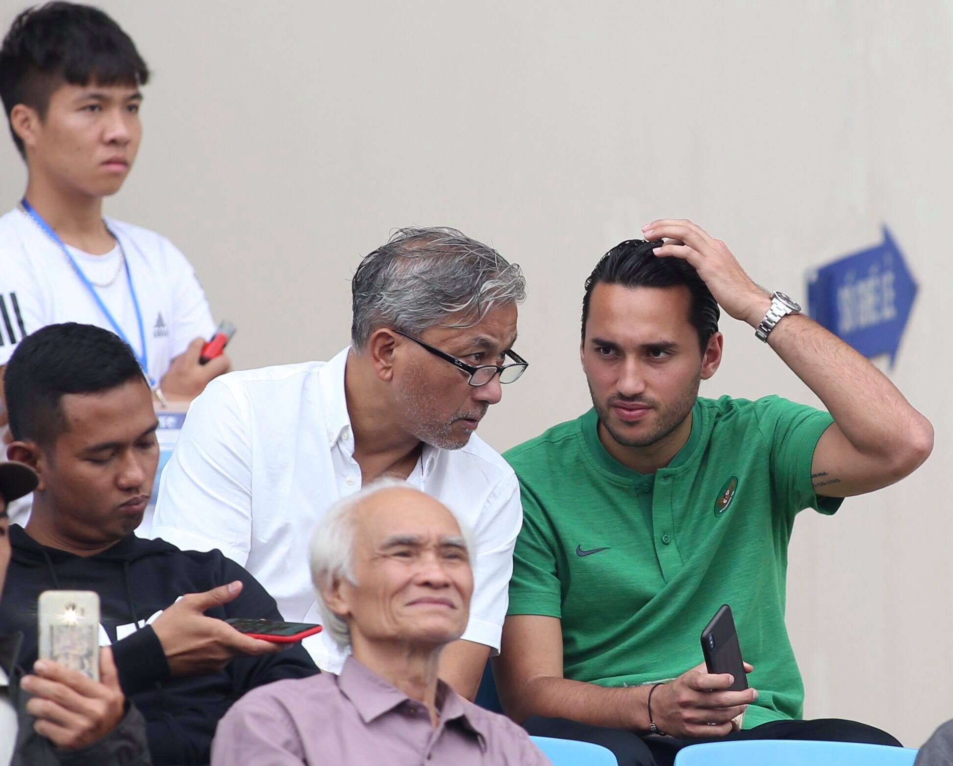 Sao Hà Lan bị FIFA cấm đá, U23 Indonesia thua tan nát Thái Lan - Ảnh 2.
