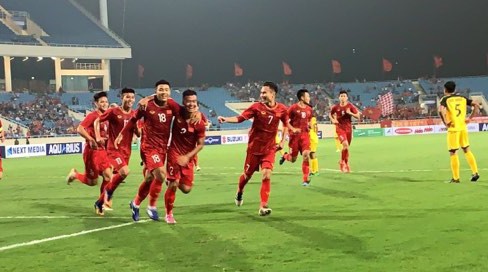 U23 Việt Nam - Brunei 6-0: Quang Hải v&agrave; 2 trung vệ c&ugrave;ng lập c&ocirc;ng - Ảnh 1.