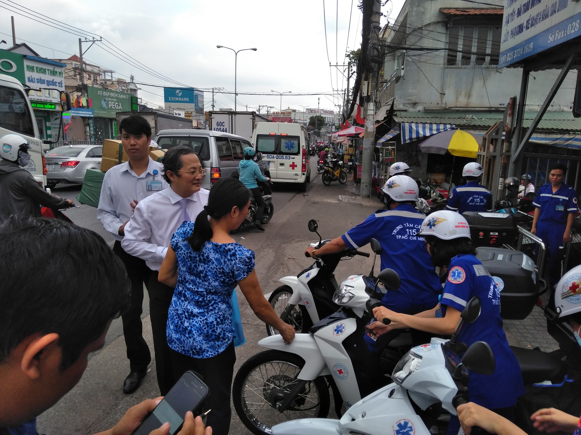 TP HCM: Bệnh viện trang bị 10 xe cấp cứu 2 b&aacute;nh để n&eacute; kẹt xe - Ảnh 2.