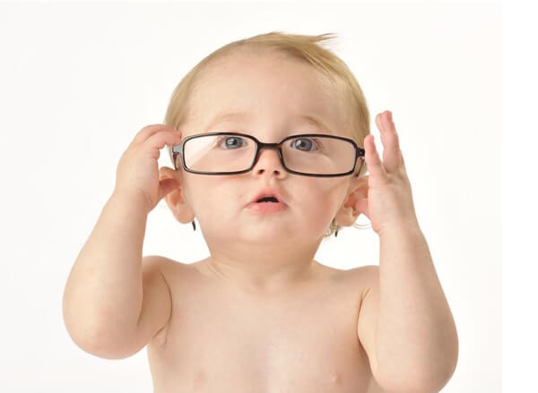 C&aacute;ch giữ đ&ocirc;i mắt khỏe đẹp kh&ocirc;ng bị cận thị - Ảnh 1.